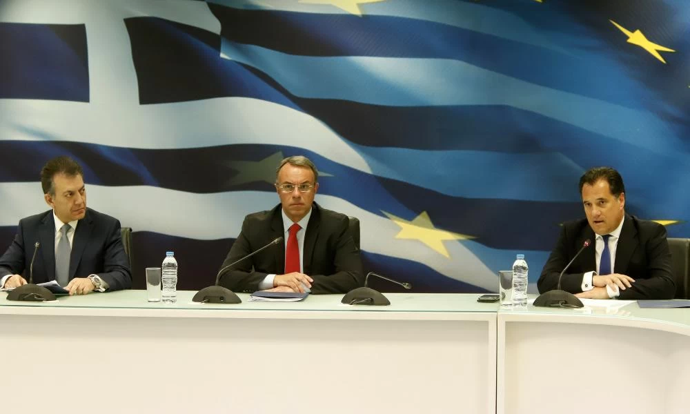 Είναι επίσημο: Επίδομα 600 ευρώ σε γιατρούς, δικηγόρους και άλλους 4 επιστημονικούς κλάδους